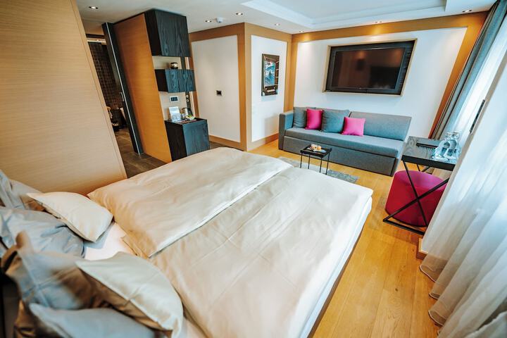 Room 28 of 70
