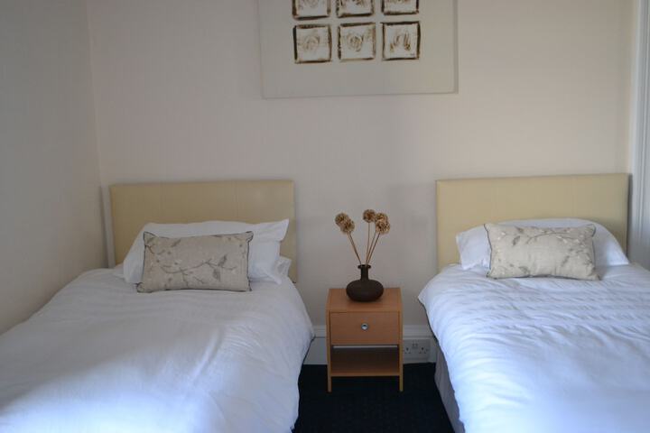 Room 6 of 6