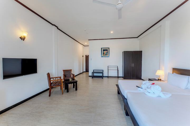 Room 4 of 15