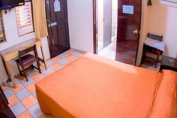 Room 5 of 17