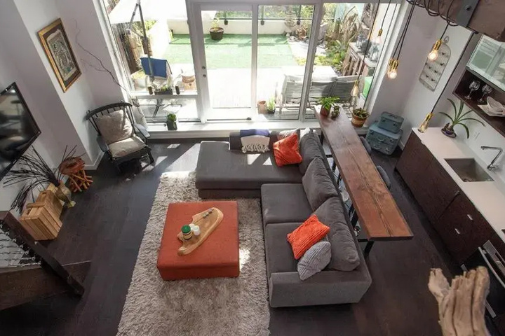 Room 4 of 15