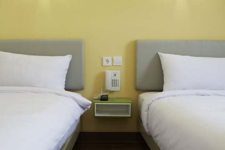 Room 6 of 32