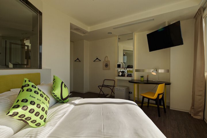 Room 40 of 160