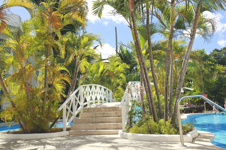 Hotel Exterior 34 of 34
