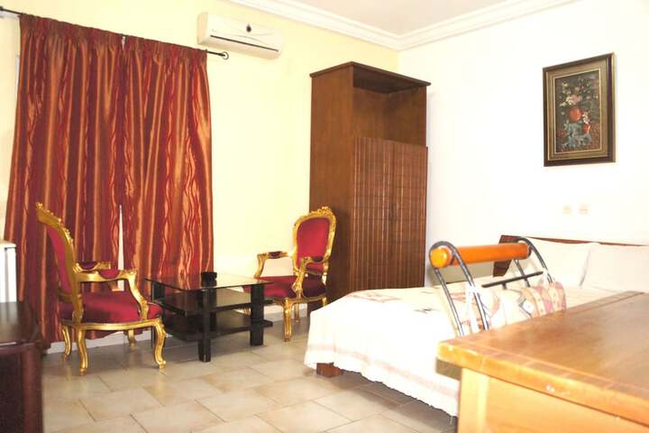 Room 16 of 130