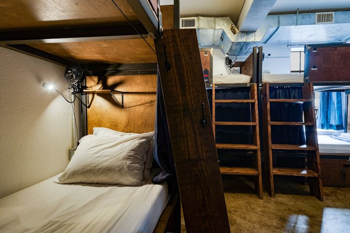 Room 30 of 65
