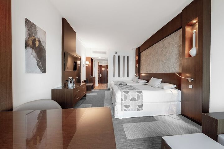 Room 25 of 110