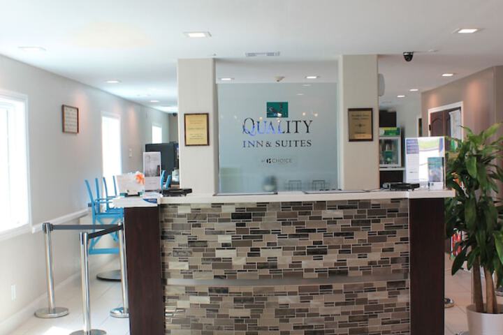 Concierge desk