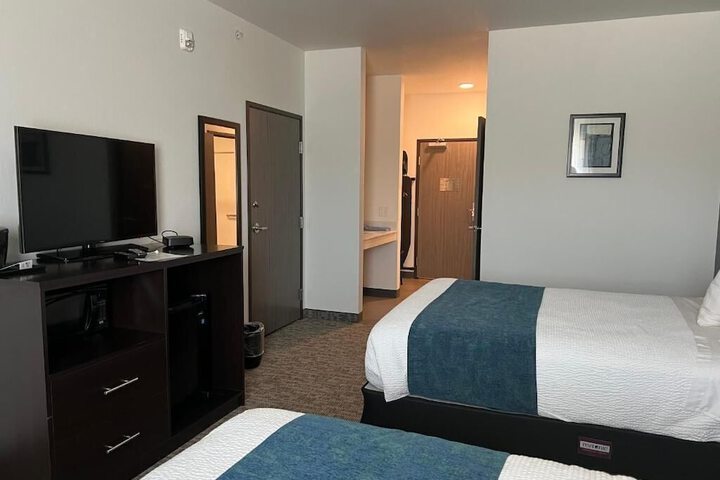 Room 2 of 34