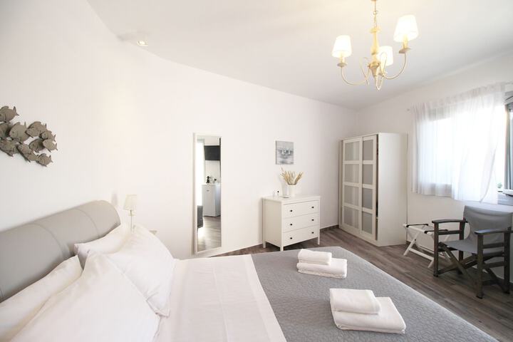 Room 16 of 73