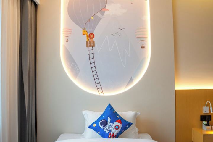 Room 14 of 67