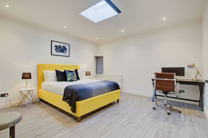 Room 2 of 34