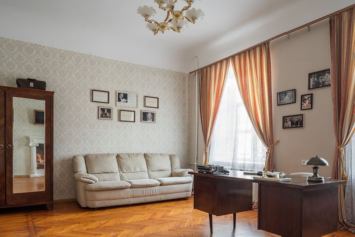 Room 21 of 48
