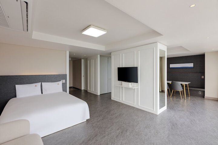 Room 86 of 124