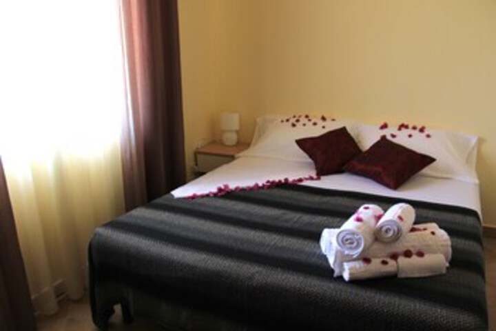 Room 32 of 39