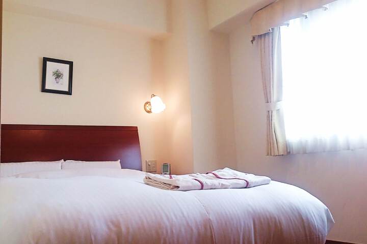 Room 7 of 65