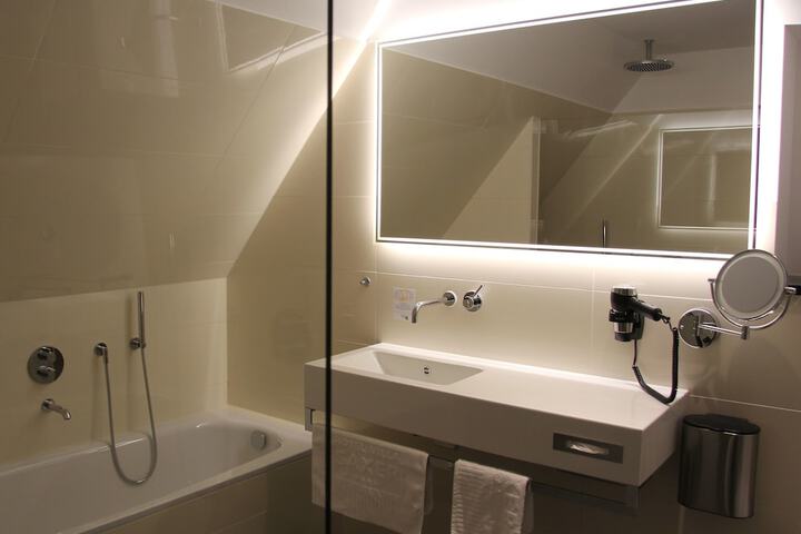 Room 46 of 92