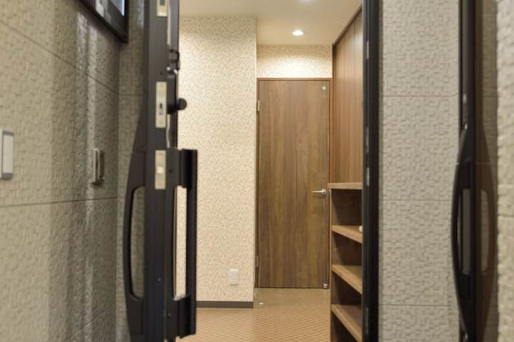 Room 4 of 48