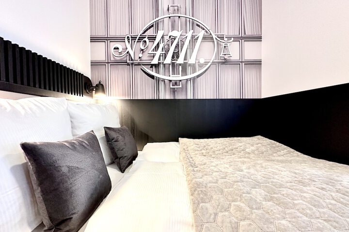Room 32 of 194