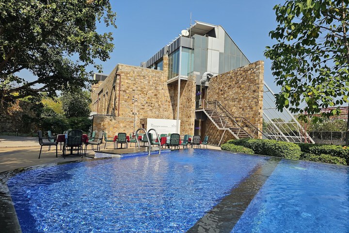 Pool 49 of 100
