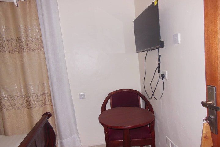 Room 5 of 20