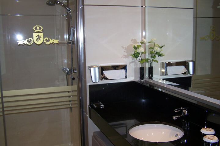 Clean Restrooms