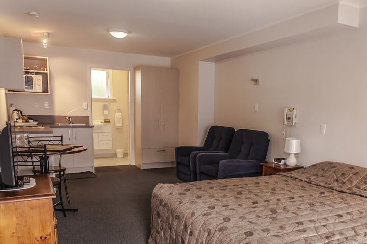 Room 5 of 85