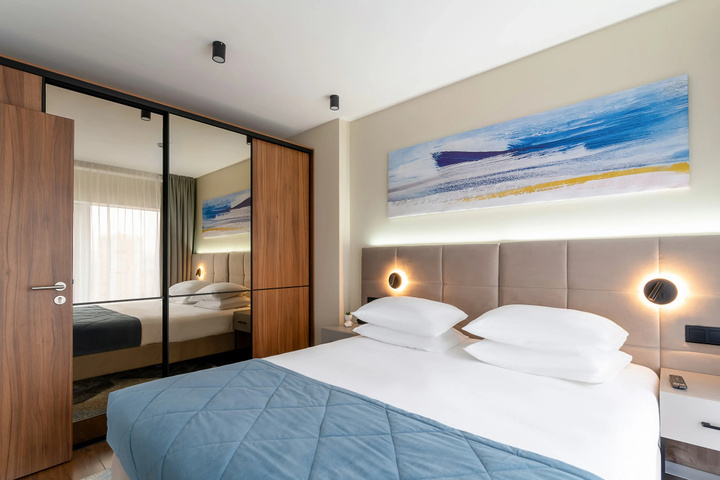 Room 5 of 24