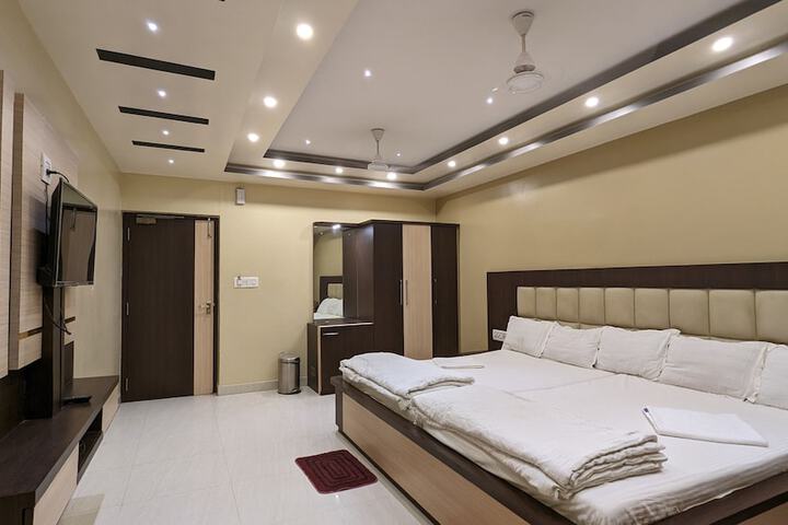 Room 83 of 150