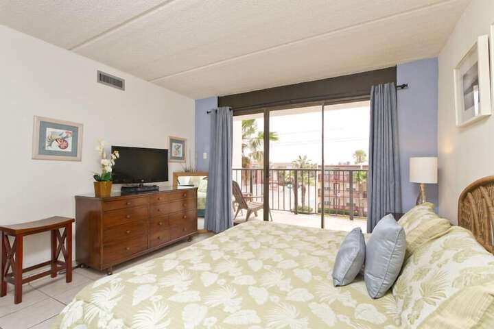 Room 4 of 69
