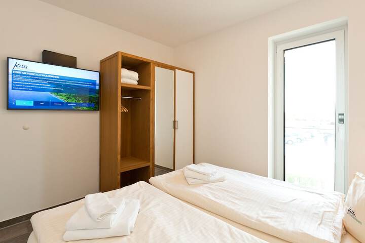 Room 32 of 59