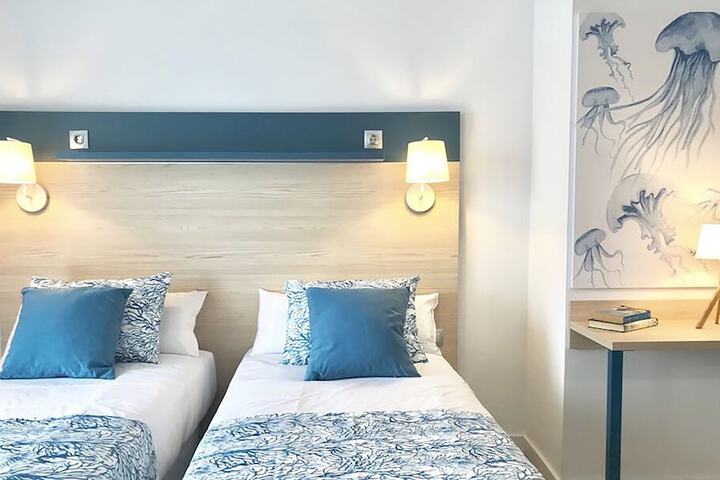Room 15 of 90