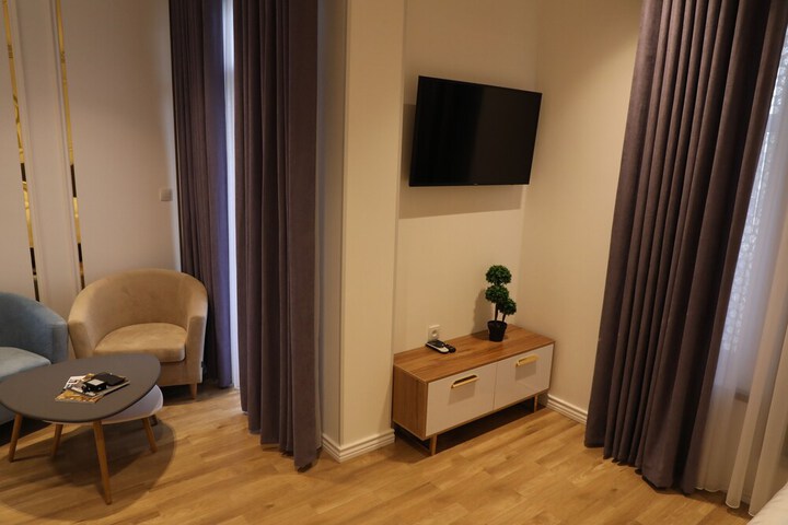 Room 60 of 63