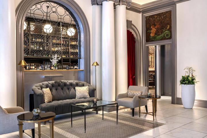 Entrance & Lobby
