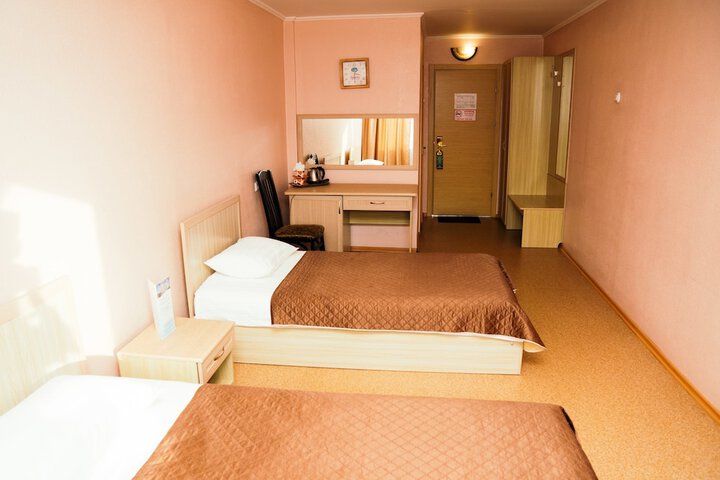 Room 28 of 87