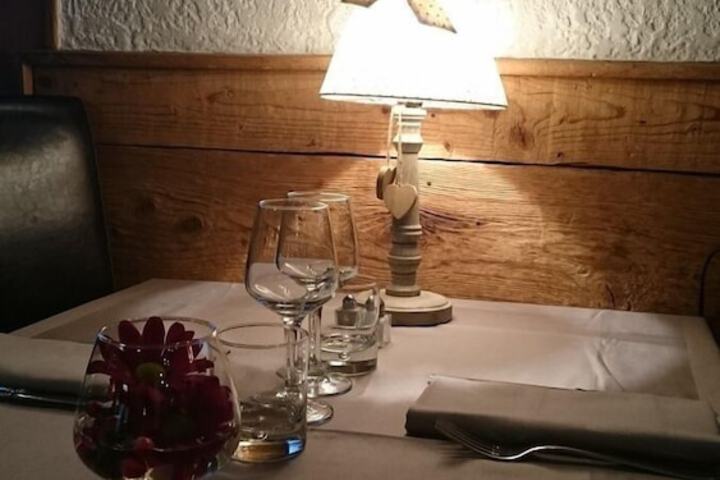 Dining 36 of 52