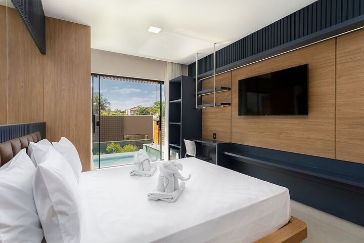 Room 21 of 102