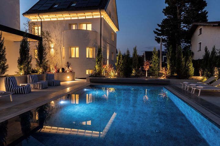 Pool 12 of 36