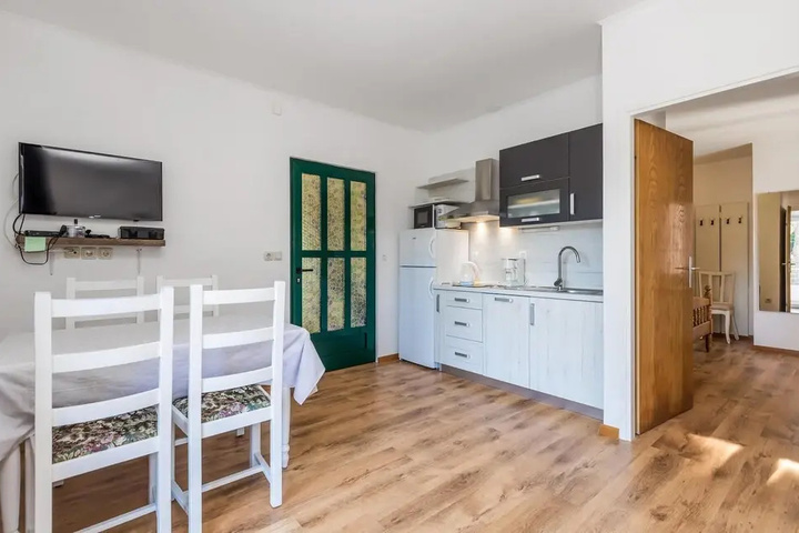 Stunning Home in Barbat With Wifi and 1 Bedrooms