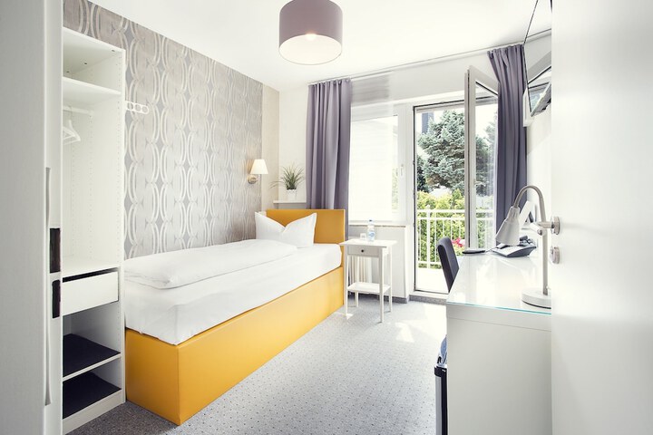 Room 3 of 11