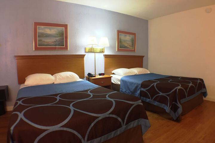 Queen Bed Accessible (8 of 8)