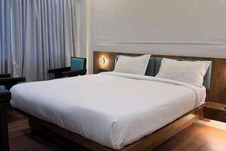 Room 8 of 36