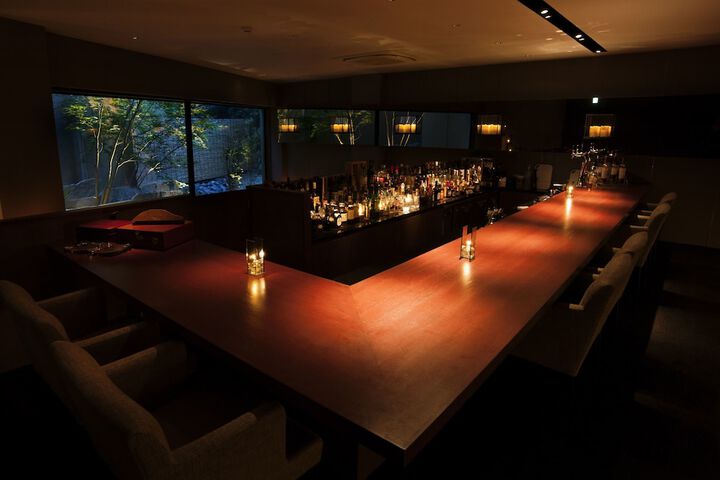 Lounge 27 of 29