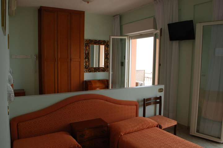 Room 14 of 59