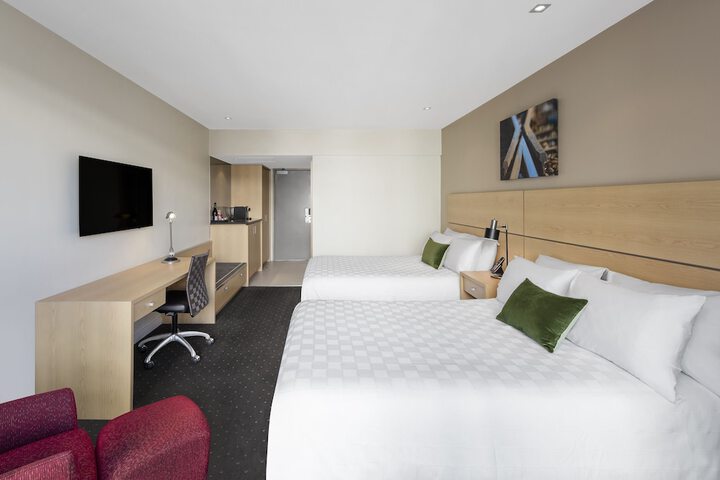 Room 4 of 114
