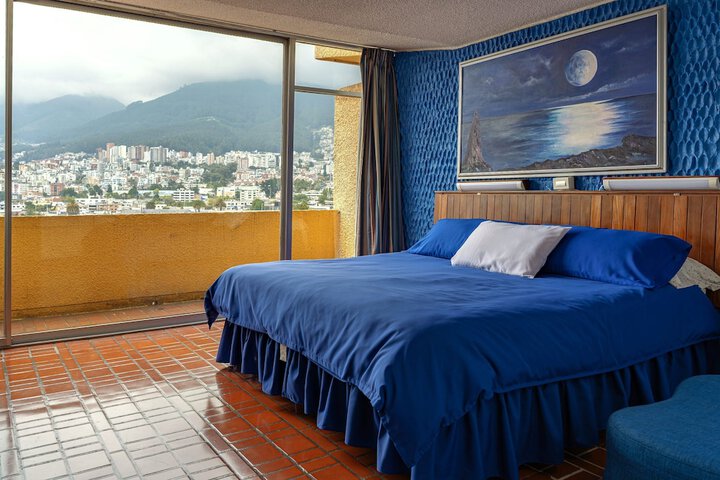 Room 7 of 13