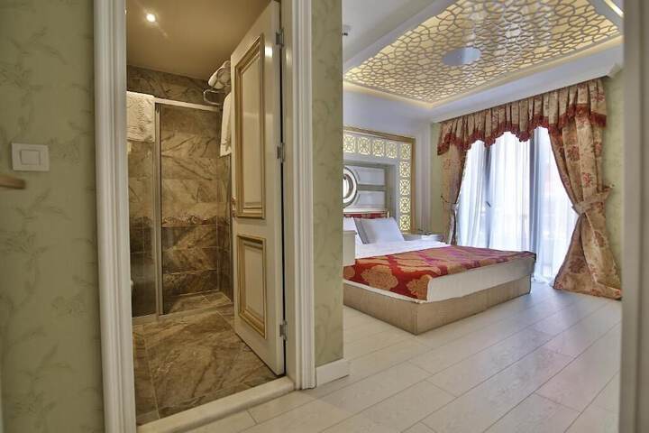Room 8 of 27