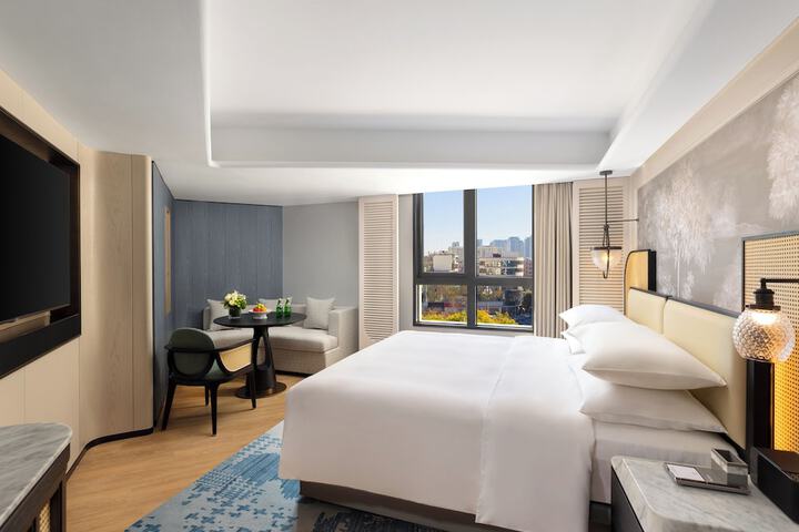 Room 34 of 72