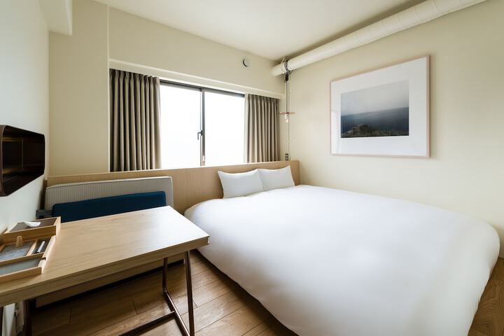 Room 5 of 62