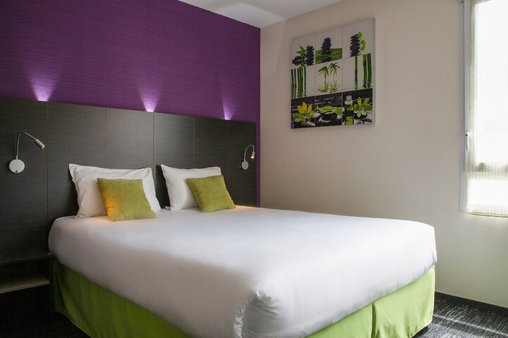 Room 6 of 40